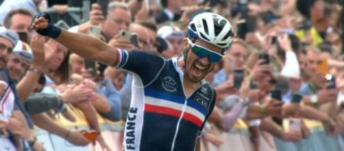 Julian Alaphilippe vince per la seconda volta i Mondiali di ciclismo