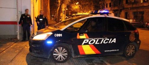 La Policía Nacional detuvo a la mujer en el momento crucial. (@policia)