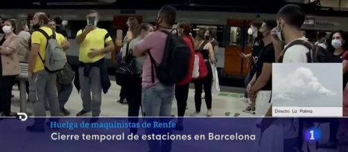 Usuarios de Renfe aglomerados en una estación de Barcelona al primer día de huelga (RTVE Noticias)