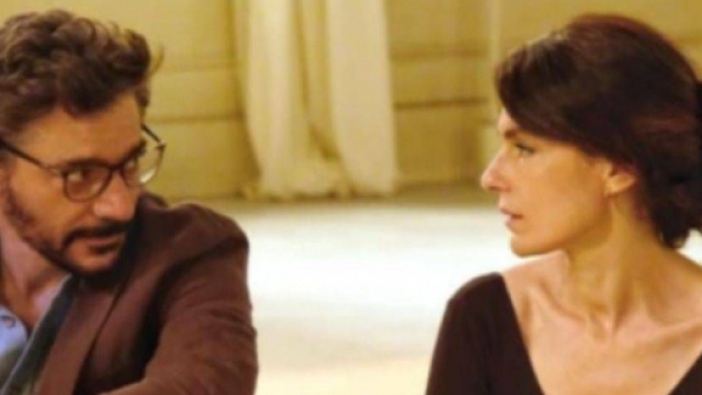 Luce dei tuoi occhi: Enrico viene arrestato per colpa di Emma.