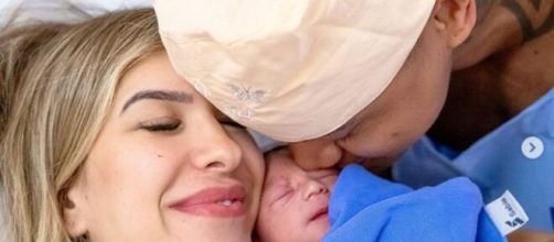 Nasce a primeira filha de Léo Santana e Lorena Improta (Reprodução/Instagram/@loreimprota)
