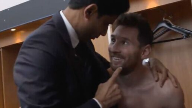 Leo Messi et Nasser Al-Khelaïfi heureux dans les vestiaires. (crédit Twitter PSG)