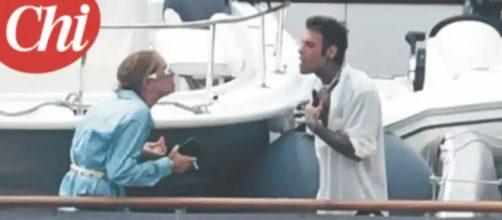 Fedez-Ferragni accusati di aver messo in scena la lite: 'Spettacolarizzano tutto'.