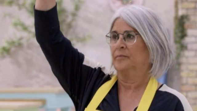 Bake Off Italia, puntata 3 settembre: salta l'eliminazione perché Rosanna si auto elimina.