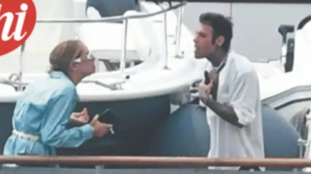 Fedez-Ferragni accusati di aver messo in scena la lite: 'Spettacolarizzano tutto'.