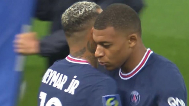 Mbappé agacé à cause du traitement réservé à Neymar ? (crédit Twitter)