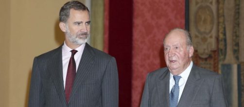 Felipe VI y Juan Carlos I (Wikimedia Commons)