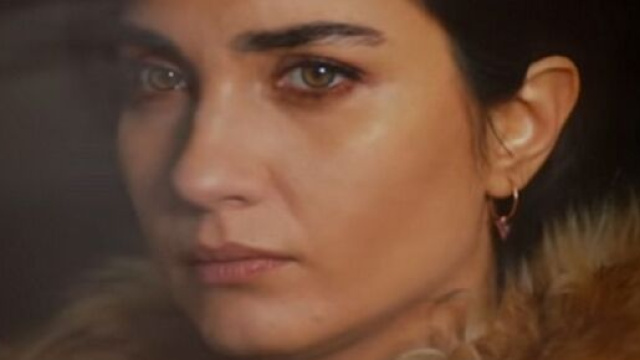 Cesur ve G&uuml;zel, spoiler dell'8 settembre: l&rsquo;auto di S&uuml;han finisce fuori strada.