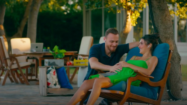 Sen Çal Kapımı, spoiler finale: Eda rischia di partorire in un bosco in mezzo al nulla.