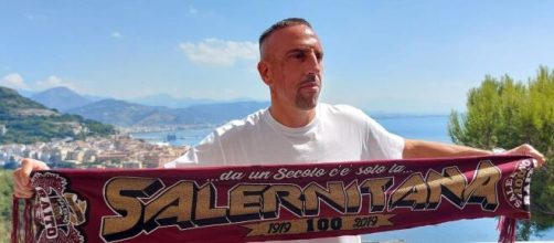 Ribery arriva alla Salernitana: 'Contento di essere qui. Darò il massimo per tutti voi'.