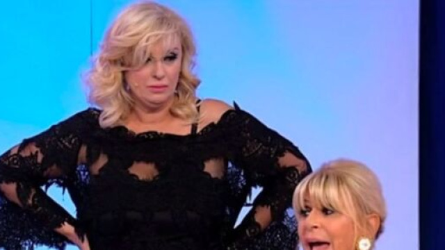 Uomini e donne, Tina contro Gemma Galgani.