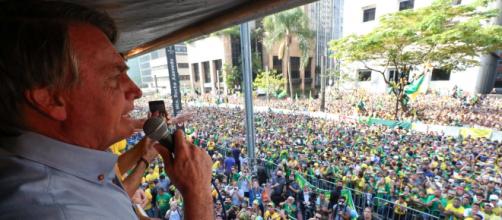 Bolsonaro comete crime ao incitar população contra STF (Isac Nóbrega/PR)