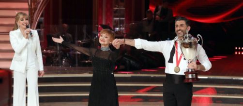 Ballando con le Stelle, il ballerino Simone Di Pasquale dice addio: 'Non mi sento più a mio agio'.