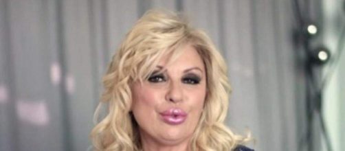 Tina Cipollari parla del suo nuovo compagno Alfredo: 'Non voglio correre troppo'.