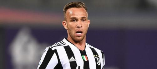 Juventus, tentativo di scambio Arthur - Bruno Guimaraes.