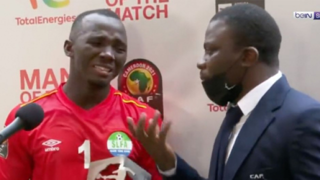 Mohamed Kamara n'a pu contenir son émotion après son match contre l'Algérie - Source : Twitter @BeIN Sport