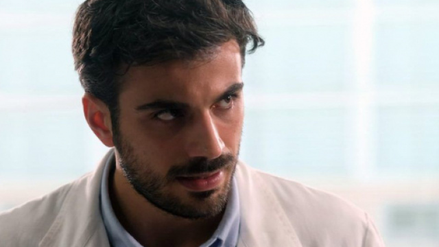 Doc Nelle Tue Mani 2: Lorenzo Lazzarini potrebbe essere il cane blu.