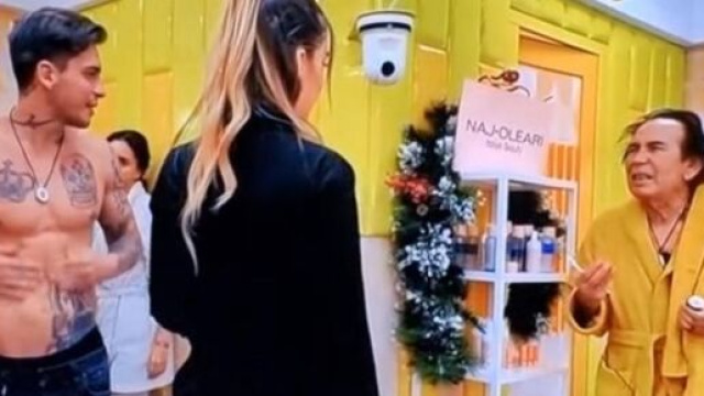 GF Vip, Giucas lascia il bagno sporco