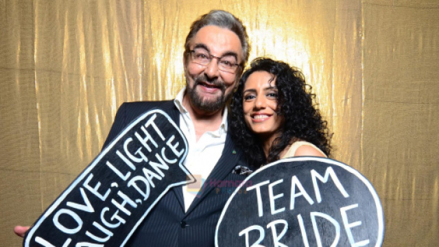 GF Vip, Parveen Dusanj ha riservato una sorpresa a Kabir Bedi in occasione del 76esimo compleanno dell'attore.