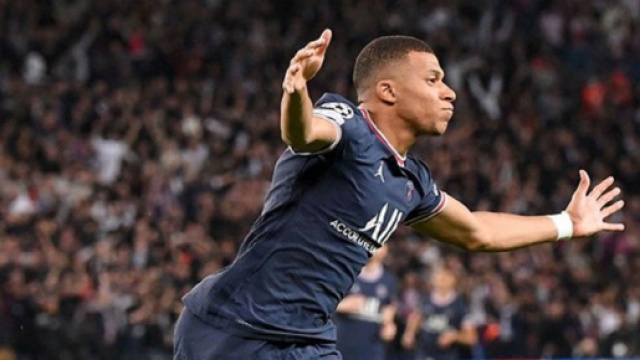 Le PSG mise tout sur Mbappé et lui proposerait 40 millions d'euros par an - Source : capture d'écran, Youtube