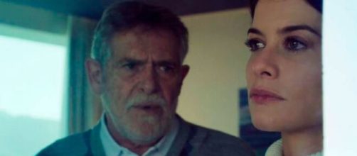Santiago e Bárbara em 'Um Lugar ao Sol' (Reprodução/TV Globo)