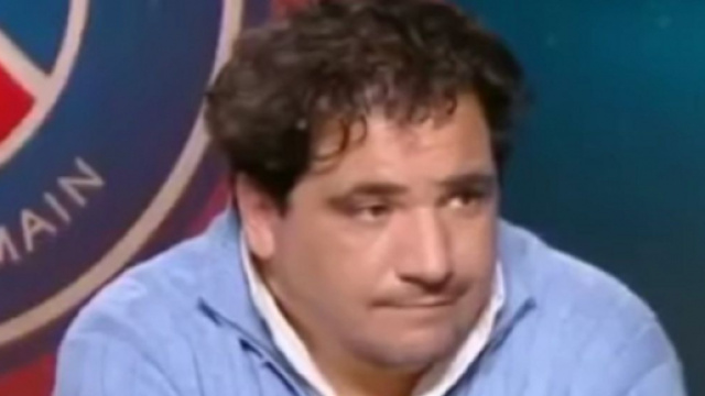 Les doigts ‘en sang’ de Mohamed Toubache-Ter intriguent la Toile (capture YouTube)