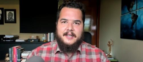 Defensor do pensamento de Olavo de Carvalho e apoiador de Jair Bolsonaro, Bernardo Küster tem contratação suspensa (Reprodução/YouTube)