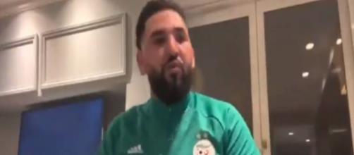 Mohamed Henni souhaite que l'équipe d'Algérie arrête de se trouver des excuse - Source : capture d'écran, Twitter