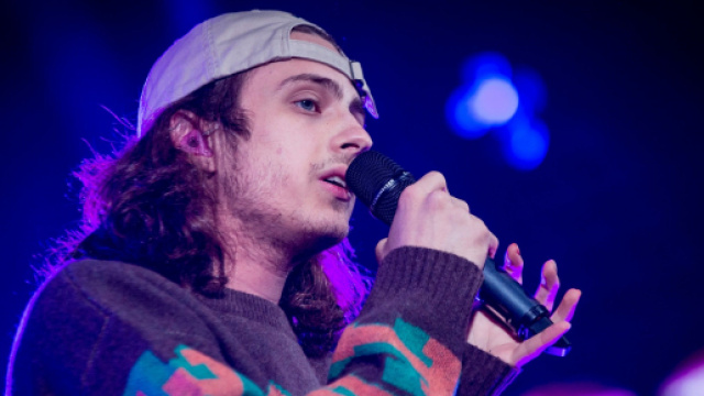 Sangiovanni racconta il suo rapporto con Giulia all'insegna della privacy.