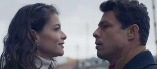 Bárbara e Christian em 'Um Lugar ao Sol' (Reprodução/TV Globo)
