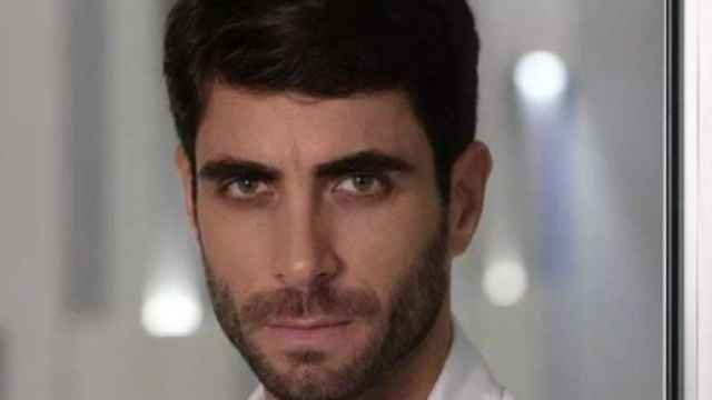 Doc - Nelle tue mani: Damiano potrebbe trovare il certificato medico di Lorenzo.