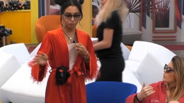 GFVip, Lul&ugrave; sbotta con Sophie per la vicinanza a Soleil: 'Capirai chi &egrave; quando sar&agrave; tardi'.