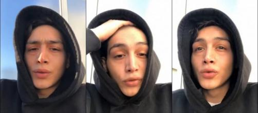 Aqababe porte plainte contre des influenceurs qui ont menacé sa mère avec un fusil dans son salon en 2019 - Source : montage, Snapchat