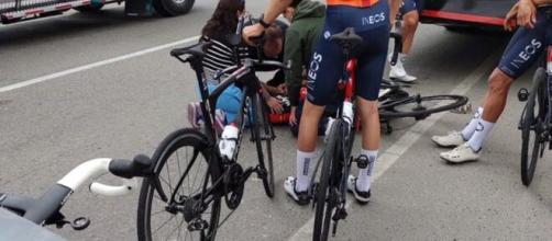 Incidente al campione di ciclismo Egan Bernal.