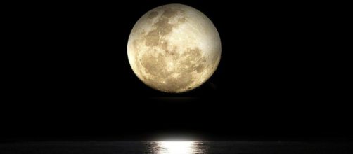 L'oroscopo del giorno 31 gennaio: Luna in Acquario, Pesci 'alla grande' (2^ metà).