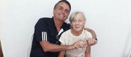 Mãe de Jair Bolsonaro morreu na sexta-feira (21) (Reprodução/Facebook)