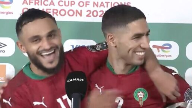 Sofiane Boufal et Achraf Hakimi en fou rire avec le Maroc - Source : capture d'écran, Twitter