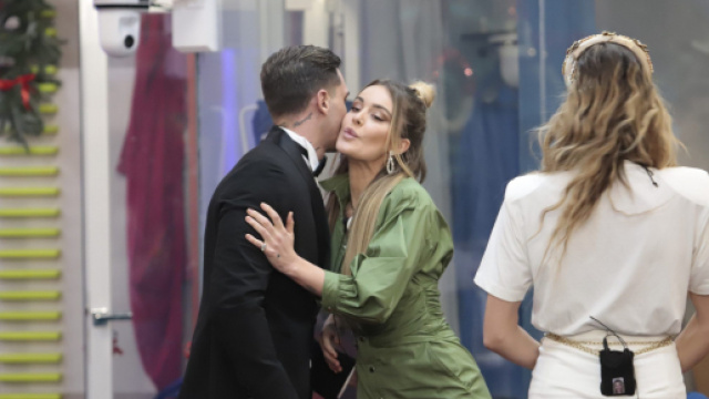 GF Vip, Alessandro dubita di Sophie.