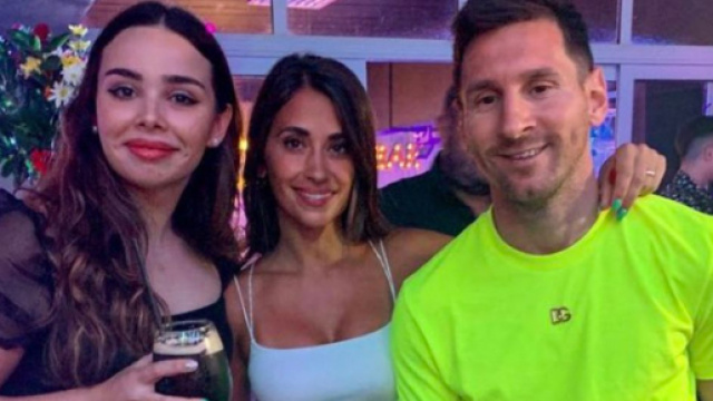 Leo Messi et sa femme ensemble en Argentine (crédit Twitter)
