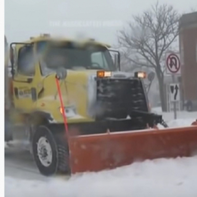 Heavy storm lashes states on East Coast (Image source: Associated Press)