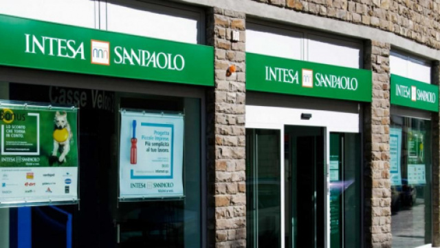 Intesa Sanpaolo avvia le assunzioni di personale.