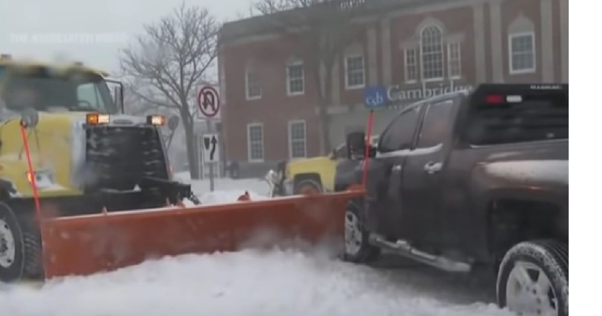 The East Coast Reels Under A Combination Of Heavy Snow And Fierce Winds 6015