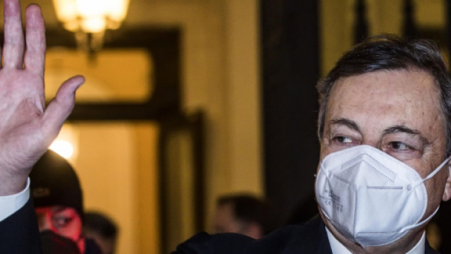 Scuola, rinnovo contratto: in arrivo aumenti stipendi ai docenti di 120-125 euro.