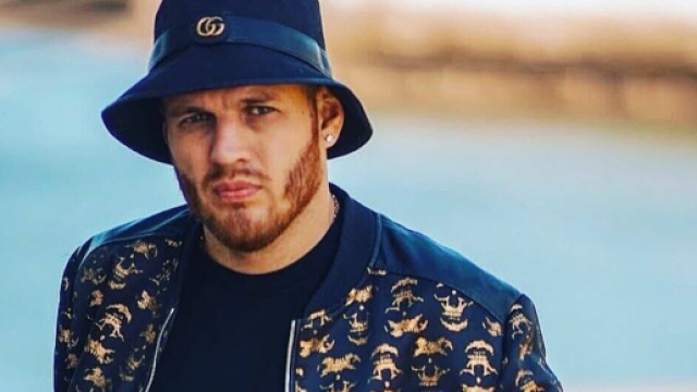 Charles des Ch'tis roué de coups par trois hommes à la recherche de son ex Sarah, il va porter plainte.