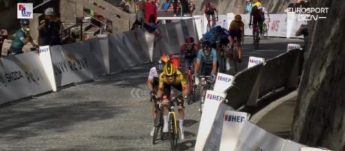 Ciclismo, Jonas Vingegaard vince la quinta tappa della CRO Race