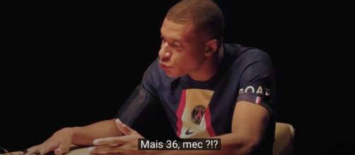 Kylian Mbappé surpris par sa note en défense sur FIFA 23. (crédit YouTube PSG)