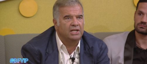 Grande Fratello Vip, Charlie contestato dai compagni: 'Sei il burattino degli autori'.