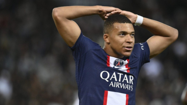 Mbappé prochainement partant du PSG selon la presse mercato. (crédit Twitter)