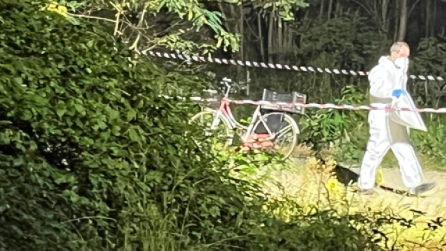 Torino, 52enne esce di casa in bici e viene uccisa da tre colpi di pistola.