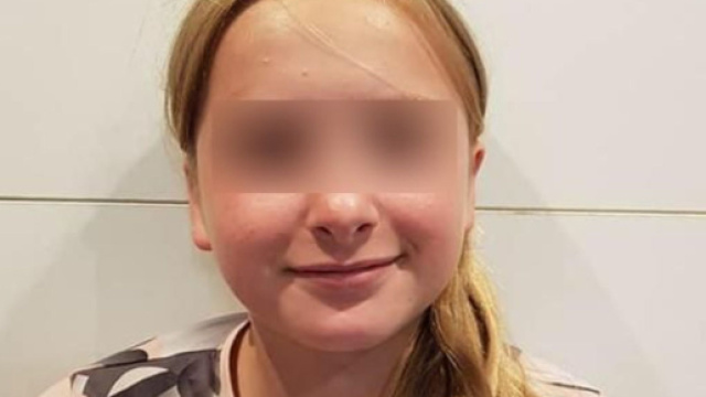 Parigi, è morta per asfissia la 12enne Lola trovata in un baule abbandonato venerdì scorso poco distante da casa.